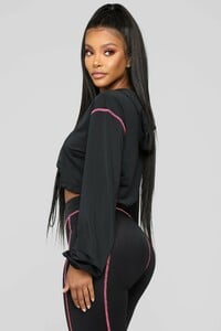 11-26-18_Studio_2_11-51-00_TI2535_Black0579_AJ.jpg