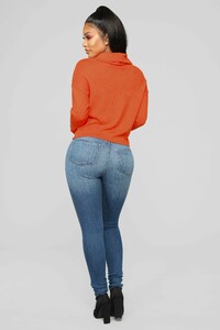 11-26-18_Studio_2_13-21-33_GT2737_Orange_CC_0423_JD_AG.jpg