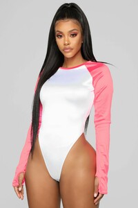 11-26-18_Studio_2_16-18-10_NJ6112N_NeonPink_15743_CC_JD_AG.jpg