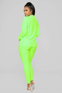 11-26-18_Studio_2_16-22-37_TP1531_NeonGreen_15757_CC_AG_AG.jpg