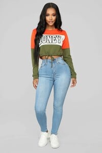 11-29-18_Studio_2_10-31-29_T2883404_OrangeCombo__0450_NT.jpg
