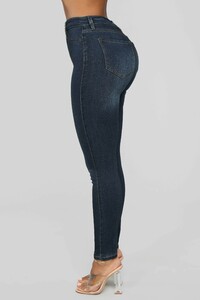 11-29-18_Studio_2_10-54-44_P633S_DarkDenim_0590_1__NT.jpg