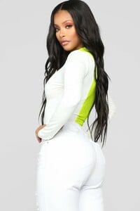 11-29-18_Studio_2_14-27-28_73690_NeonGreen_CC_0552_1__AJ_AG.jpg