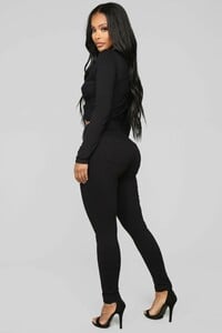 11-30-18_Studio_2_11-00-58_JT33458L_Black_0539_JD.jpg