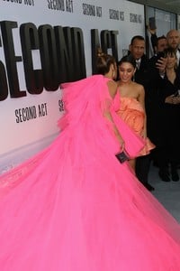          jlo121218BZNimage112.jpg