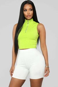 12-10-18_Studio_2__11-48-33_GT2755_NeonGreen0426_CC_AJ_AG.jpg