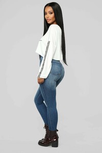 12-10-18_Studio_2__15-26-10_N16308_OffWhite0530_AG.jpg