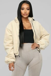 12-11-18_Studio_2_DV_09-32-44_TI2515_Taupe_0424_NT.jpg