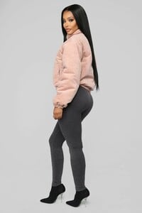 12-11-18_Studio_2_DV_09-45-45_TI2515_Mauve_0468_NT.jpg