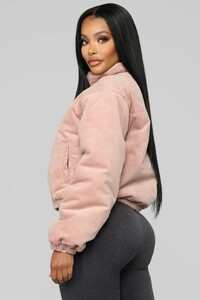 12-11-18_Studio_2_DV_09-45-49_TI2515_Mauve_0470_1__NT.jpg