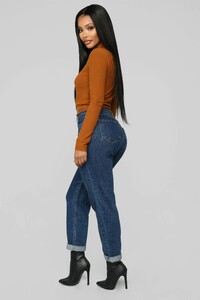 12-11-18_Studio_2_DV_13-32-19_RT33945L_Cognac_0640_NT.jpg