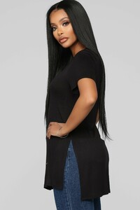 12-11-18_Studio_2_DV_13-37-22_SB3997_Black_0440_NT.jpg