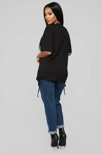 12-11-18_Studio_2_DV_13-41-39_SB3933_Black_0478_NT.jpg