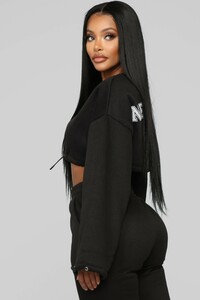12-11-18_Studio_2_DV_14-36-20_TI2471PI2471_Black_0579_DM.jpg