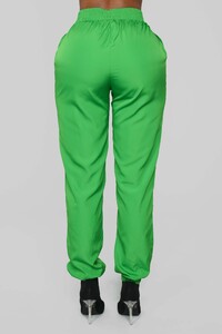 12-11-18_Studio_2_DV_14-43-01_JP1127N_NeonGreen_CC__16_AG_NT.jpg
