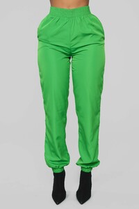 12-11-18_Studio_2_DV_14-43-01_JP1127N_NeonGreen_CC__20_AG_NT.jpg