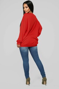 12-11-18_Studio_2_DV_15-09-39_QT1417HY_Red_CC_0646_AG_NT.jpg