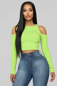 12-11-18_Studio_2_DV_15-23-26_GT2756_NeonGreen_CC_0705_AG_NT.jpg