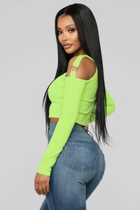 12-11-18_Studio_2_DV_15-23-41_GT2756_NeonGreen_CC_0710_1__AG_NT.jpg