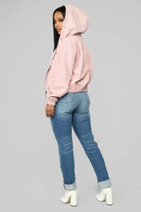 12-12-18_Studio_2_OD_13-34-32_TI2514_Mauve0498_NT.jpg