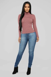 12-13-18_Studio_1_AB_14-39-56_SW2669_Pink_0100_AG.jpg