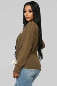 12-13-18_Studio_2_10-07-58_TN19GIRLBOSS_Olive0543_AJ.jpg