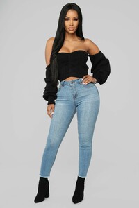 12-13-18_Studio_2_OD_10-19-26_TC23630_Black0593_JD.jpg