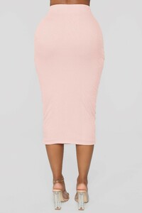 12-13-18_Studio_2_OD_10-59-45_T10590SET_Pink_CC_21_AJ_AG.jpg