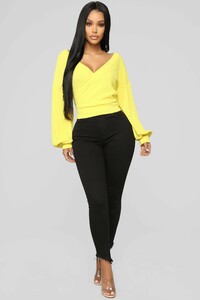 12-13-18_Studio_2_OD_11-46-59_T10588_Yellow_2_AJ.jpg