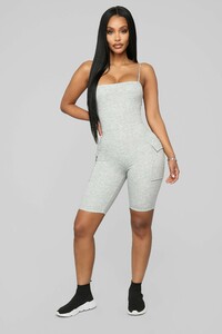 12-14-18_Studio_2_DV_13-38-38_R1173_HeatherGrey0426_NT.jpg