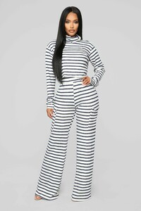 12-17-18_Studio_2_OD_10-09-11_WTP8049_Whitecombo0422_AJ.jpg