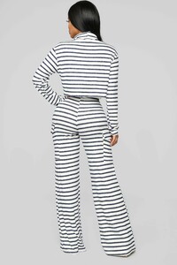 12-17-18_Studio_2_OD_10-09-46_WTP8049_Whitecombo0431_AJ.jpg