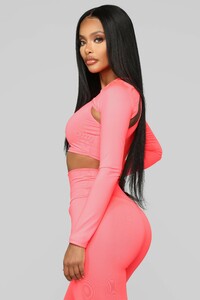 12-17-18_Studio_2_OD_10-45-11_D10481_Coral_CC_5_AG.jpg