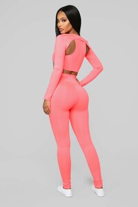 12-17-18_Studio_2_OD_10-45-11_D10481_Coral_CC_8_AG.jpg