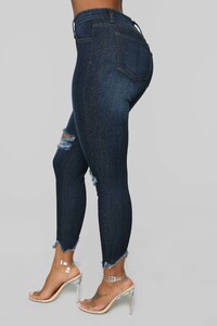 12-17-18_Studio_2_OD_14-08-15_1747BK_DarkDenim0581_AJ.jpg