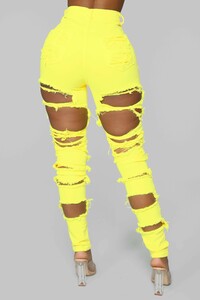 12-18-18_Studio_2_OD_10-23-32_4492NEON_Yellow_CC_14_AG_AG.jpg