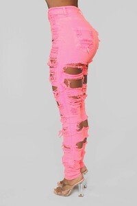12-18-18_Studio_2_OD_11-37-29_4492NEON_Pink_CC_15_AG_AG.jpg