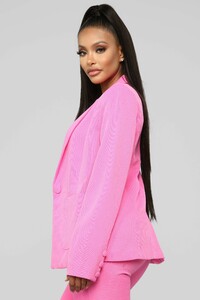 12-19-18_Studio_2_DV_18-15-07_AJPS5087_Pink__8_AG.jpg
