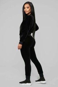 12-21-18_Studio_2_10-49-20_103685LP_Black0575_NT.jpg