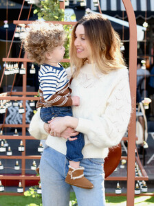 Whitney+Port+Biossance+Miracle+Melrose+YYGC93SvdzPx.jpg