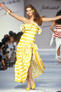 1290369244_EnricoCoveri1988WomenRTW34.thumb.jpg.f51d48ddf745cef81cfe9fc2d922f0bc.jpg
