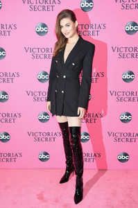 Victoria+Secret+Viewing+Party+Arrivals+BDBrasL1uOwx.jpg