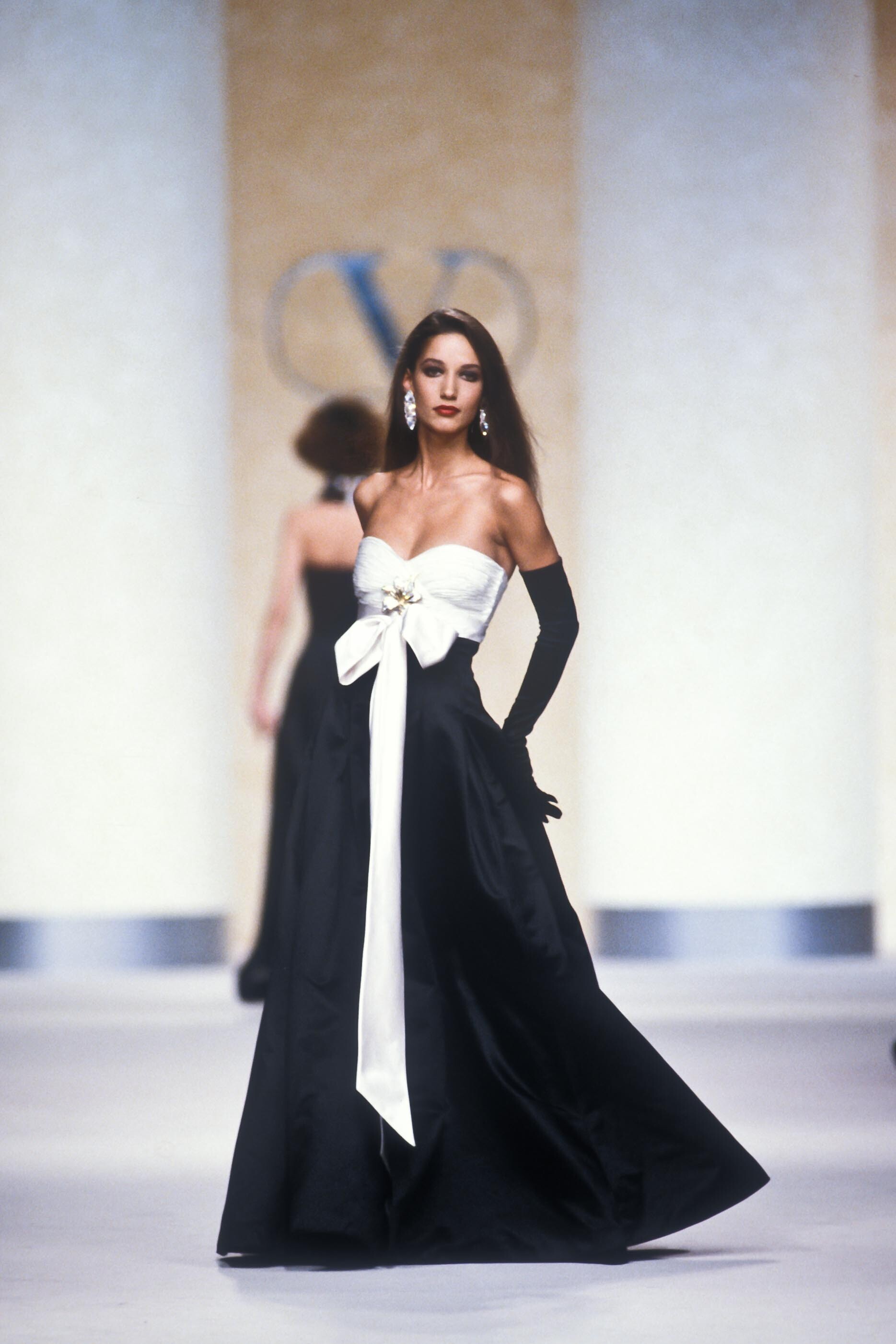 1339390756_Valentino1989WomenRTW163.jpg.bd339048b56b0ce0099382efbf6c4b3b.jpg