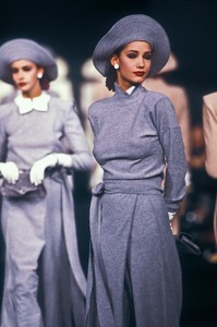 1367105706_SoniaRykiel1987WomenRTW34.thumb.jpg.b9c2dced9fd8b8b138d67954d960a203.jpg