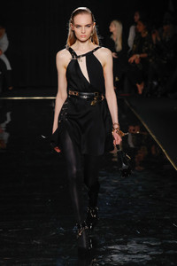 Versace+Fall+2019+Runway+pRYW0Wxh6oAx.jpg
