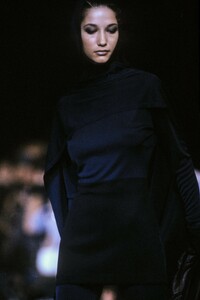 1444459523_IsseyMiyake1988WomenRTW24.thumb.jpg.7c3cbcb35fde97576cbe029f20ef1640.jpg