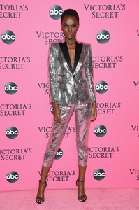 Herieth+Paul+Victoria+Secret+Viewing+Party+rDZVKgwvsusx.jpg