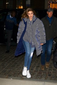          gig111218BZNimage25.jpg