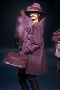 1604376494_SoniaRykiel1987WomenRTW60.thumb.jpg.43d5fd8beddc09b2db6bd3c1b07b8c6a.jpg