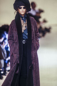 1716784763_RomeoGigli1994WomenRTW67.thumb.jpg.cb1e55618e27a03983c629381c462fd1.jpg